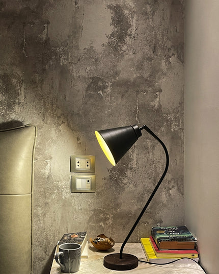 The Linea Lamp