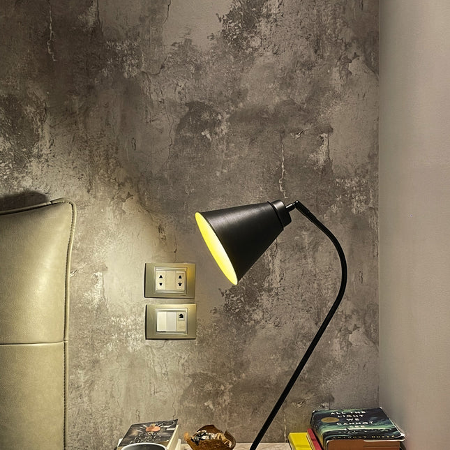 The Linea Lamp