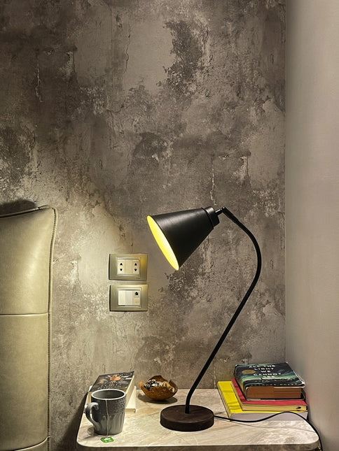 The Linea Lamp